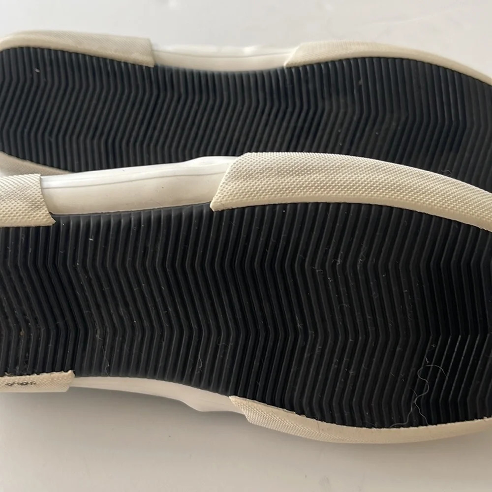 Michael Kors Black perforated slip on flats leather shoes size 6M - Picture 9 of 16